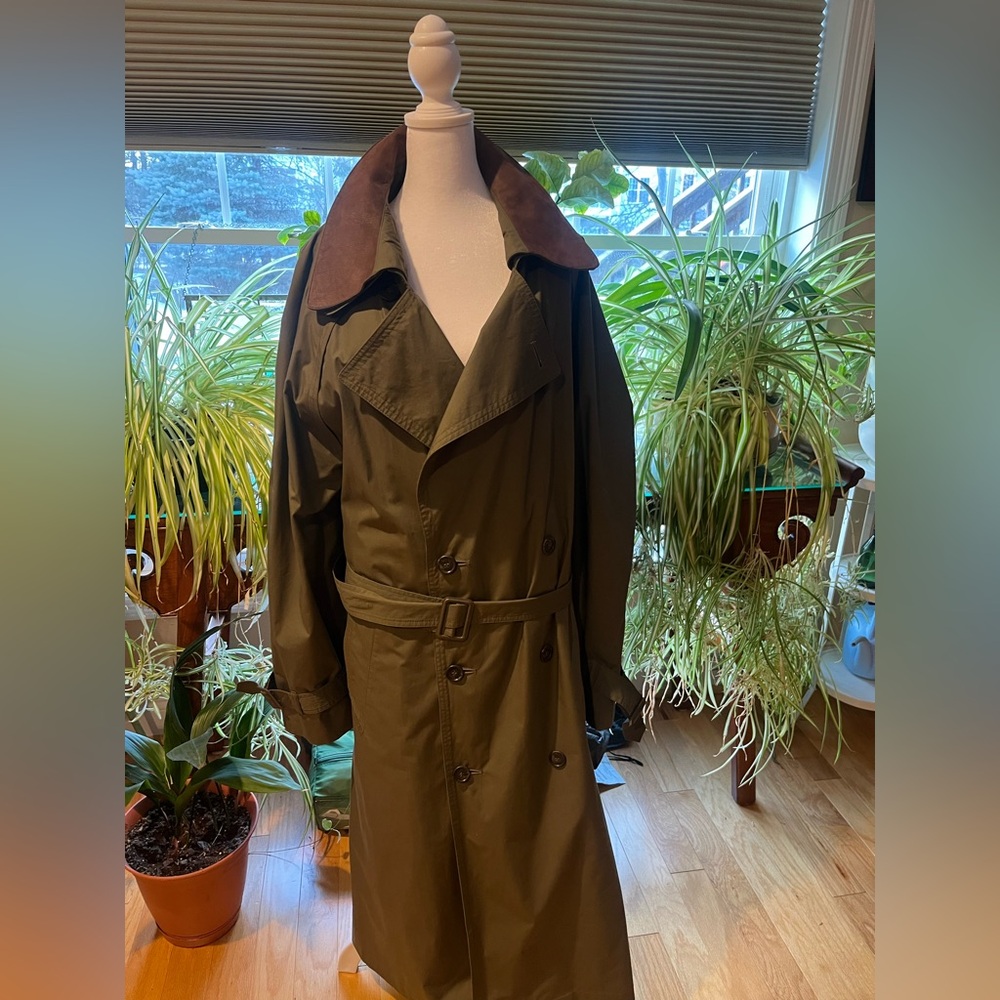 Classic London Fog Olive Green Men’s Trench Coat with Brown Leather Collar.